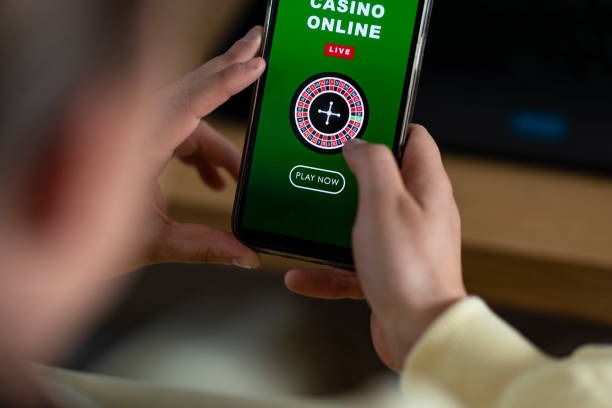 Payment method logos: DANA, OVO, GoPay, LinkAja, bank transfers, and QRIS QR code